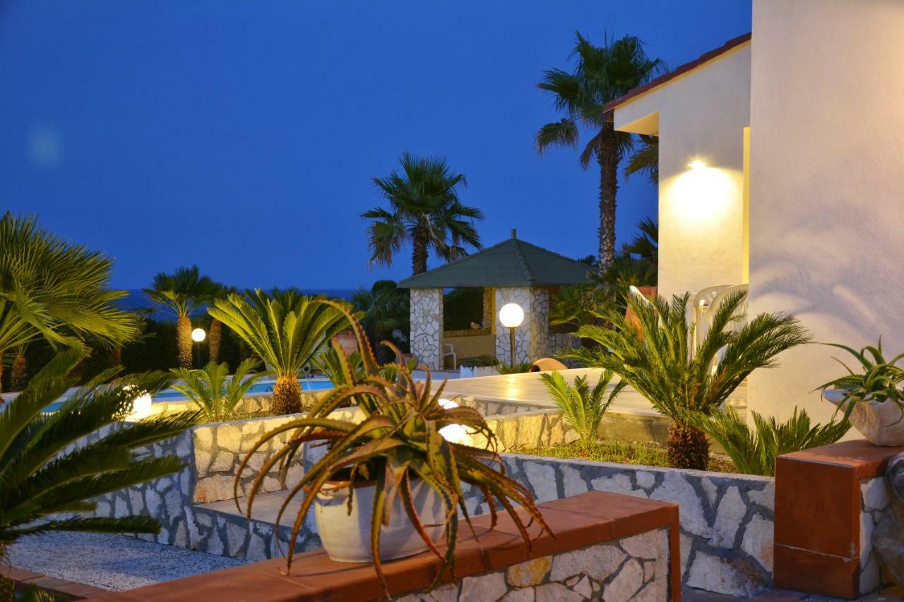 La Casa In Riva Al Mare Villa เอากุสตา ภายนอก รูปภาพ