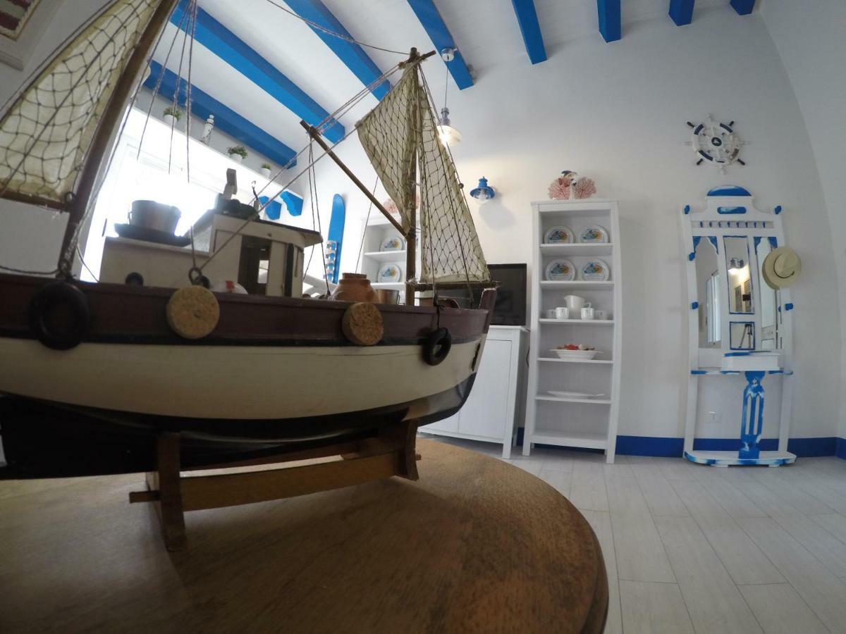 La Casa In Riva Al Mare Villa เอากุสตา ภายนอก รูปภาพ